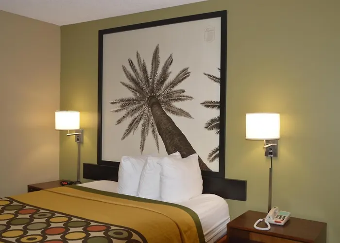 Super 8 By Wyndham Monticello