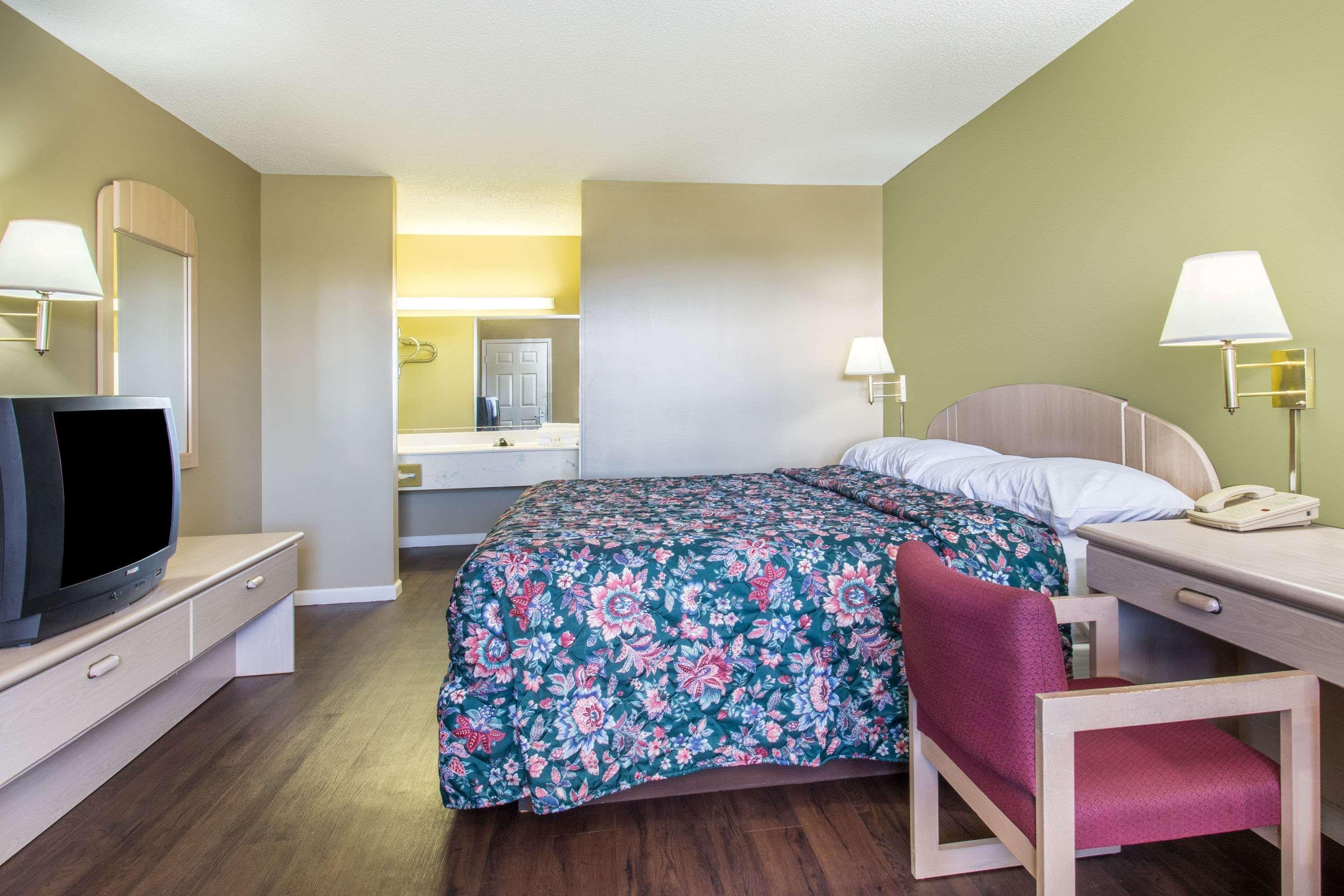 Super 8 By Wyndham