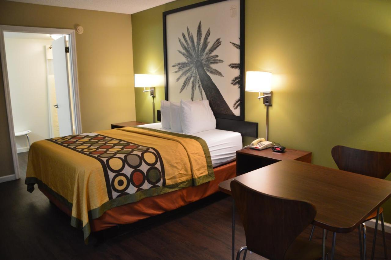 Super 8 By Wyndham Monticello